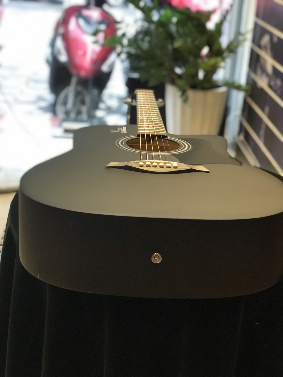 Đàn guitar acoustic giá rẻ cho  người mới chơi