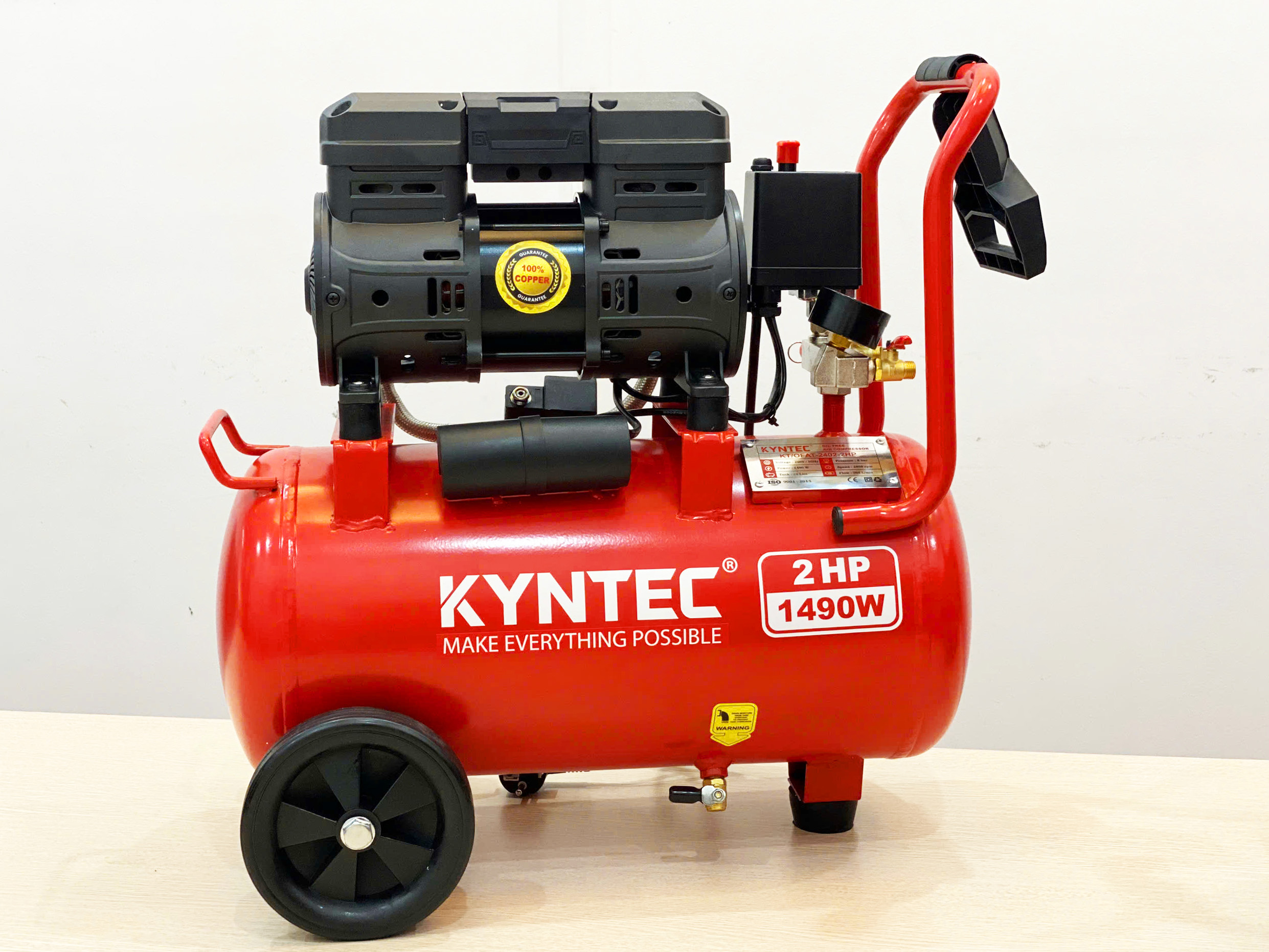 Máy nén khí sạch Kynko Kyntec KT/OFAT - 2402 - 2HP chính hãng
