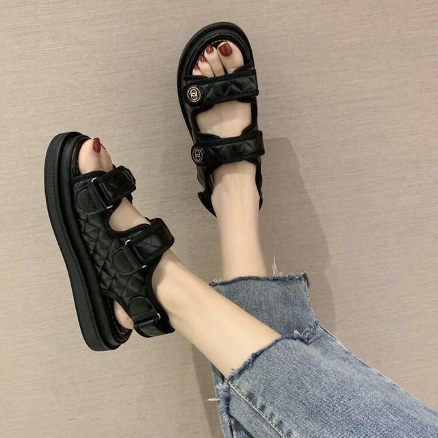 Sandal Hàn Quốc 3 quai đế bánh mỳ sẵn hàng 2 màu đen trắng