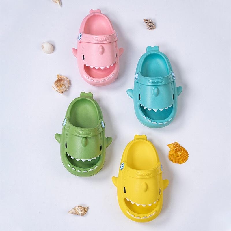 Dép sục cá baby shark đủ màu siêu nhẹ cho bé 1-4 tuổi