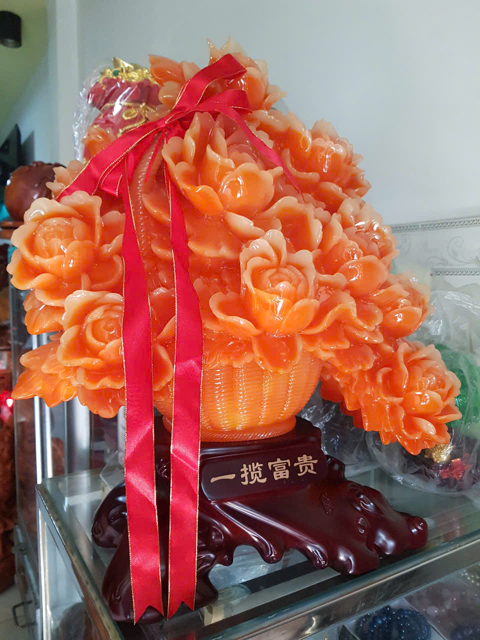 Tượng Bình Hoa Mẫu Đơn Đỏ Cam Mới To Dây Đỏ May Mắn Quá Hoành Tráng Đẹp Lắm Size Cao 55cm Ngang 48cm Sâu 31cm biểu tượng sự Hưng Thịnh , thịnh vượng, phồn vinh, Giàu Sang , Phú Quý, Giàu Sang , Phú Quý trưng phòng khách nhà công công quà tặng ý nghĩa ạ