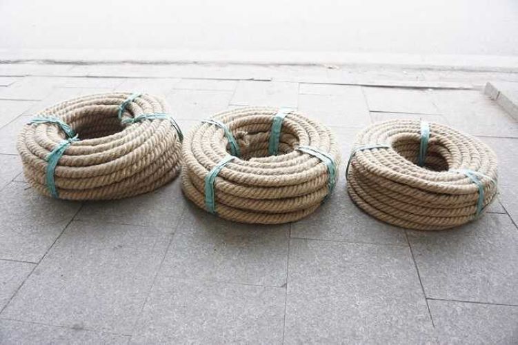 Cuộn dây thừng kéo co sợi đay dài 25m, đường kính 2cm - 2,7cm - 3cm sử dụng cho trò chơi tại các cơ quan, trường học