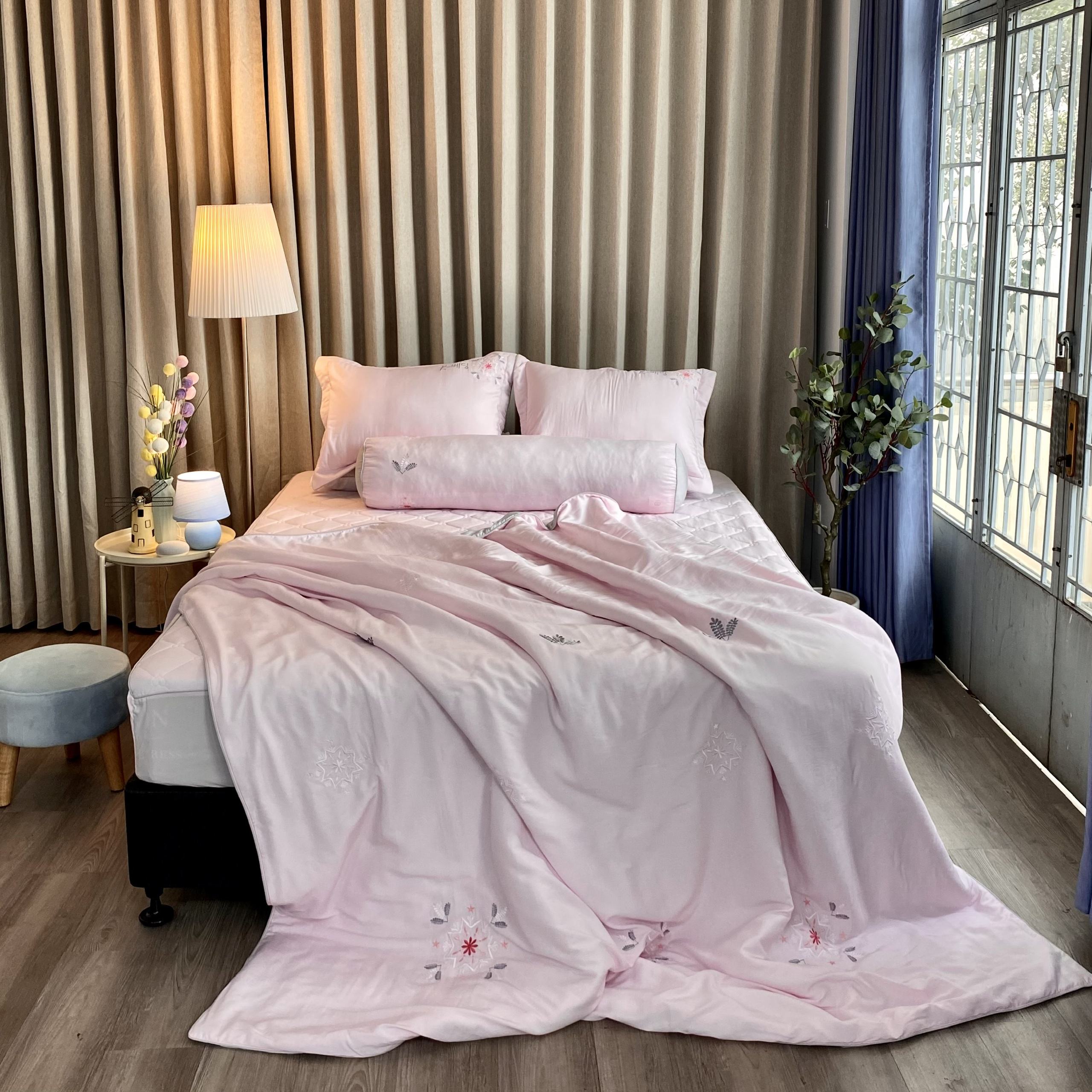 Chăn bốn mùa Hàn Quốc K-Bedding by Everon MicroTencel Hồng phối Xám KMTS101 200*220cm