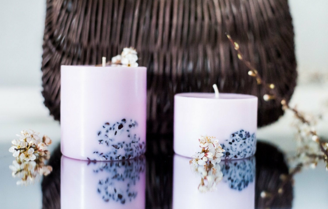 Nến thơm sáp đậu nành cao cấp khảm đá tự nhiên, mùi hương thư giãn của lavender (hoa oải hương)