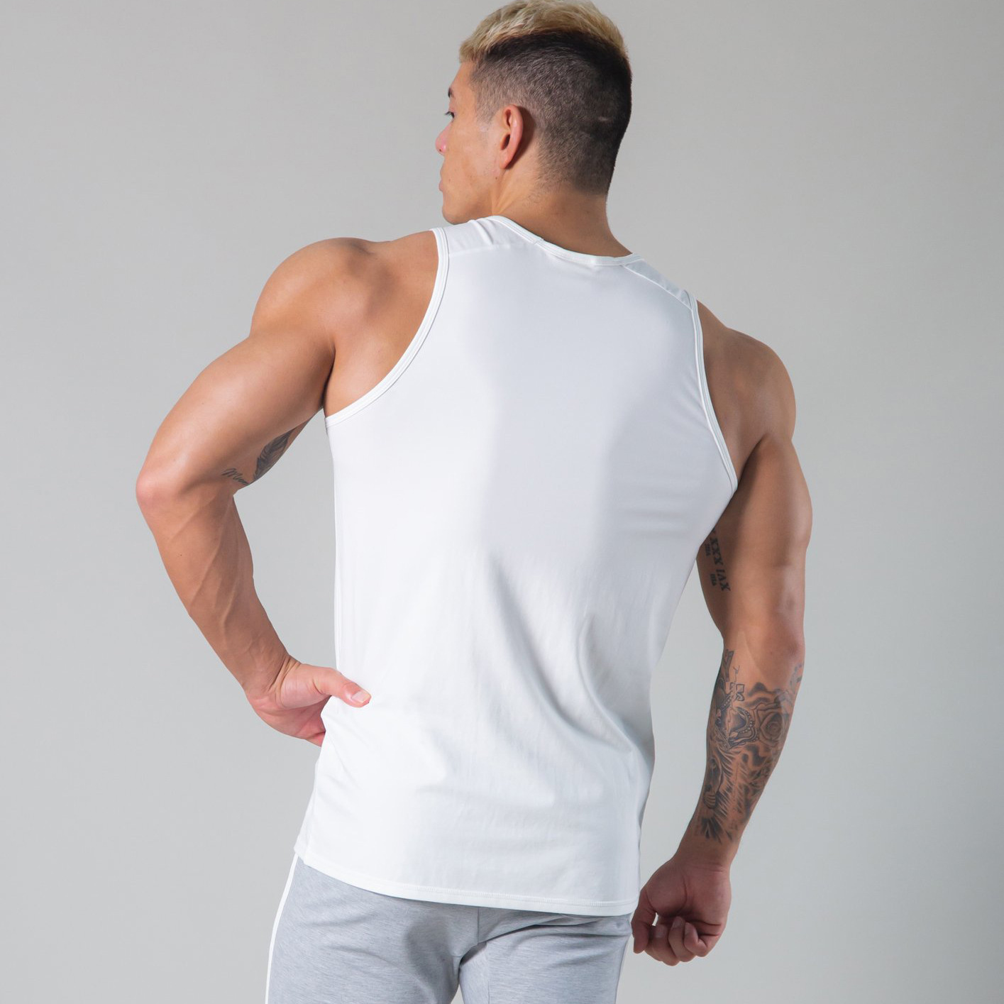 Áo tanktops gym nam hàng nhập khẩu LYFT-BX09 - Mẫu áo siêu hot mùa hè này, phiên bản logo LYFT phản quang