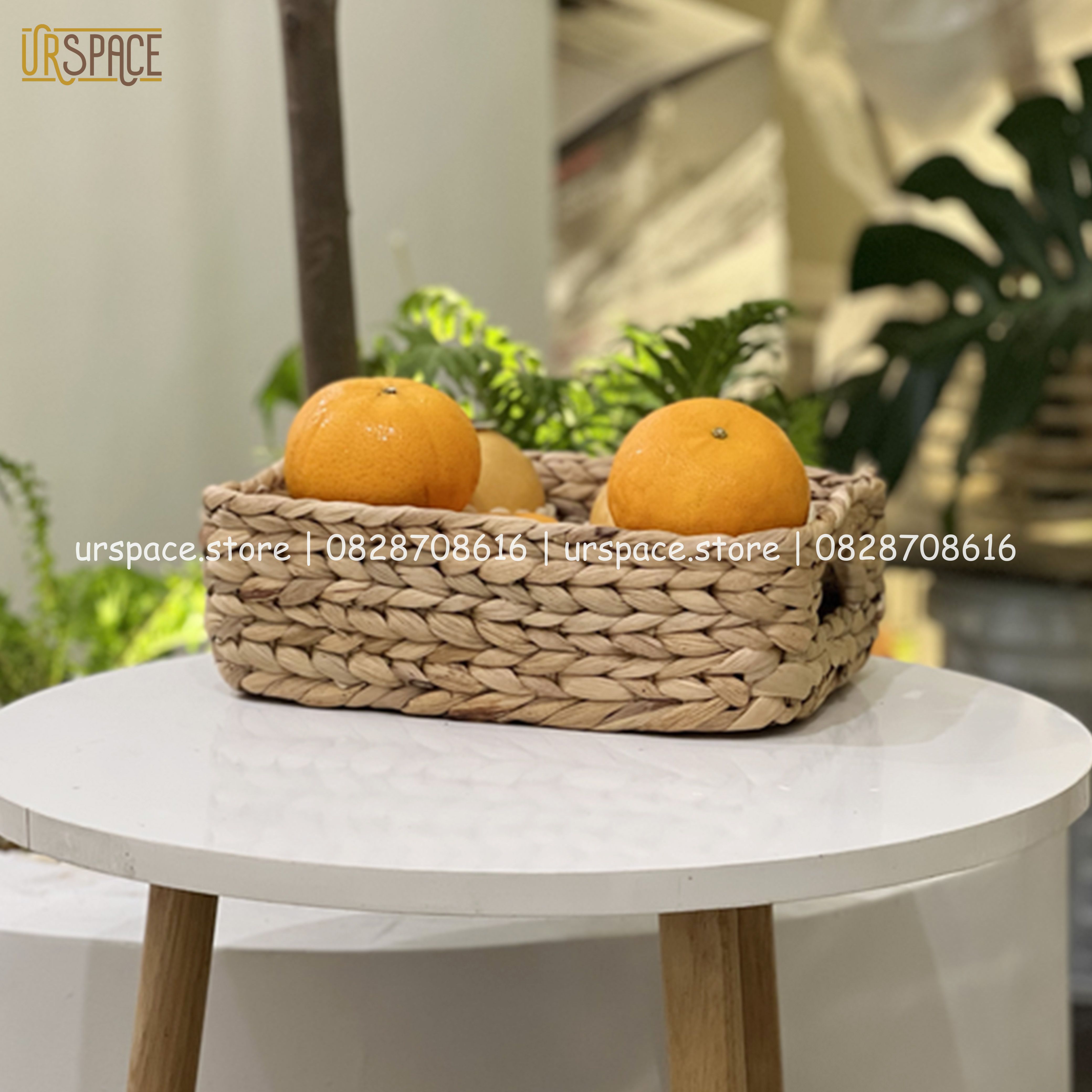 Giỏ đựng trái cây, bánh kẹo bằng lục bình thân thiện môi trường/ Hand-woven hyacinth storage tray