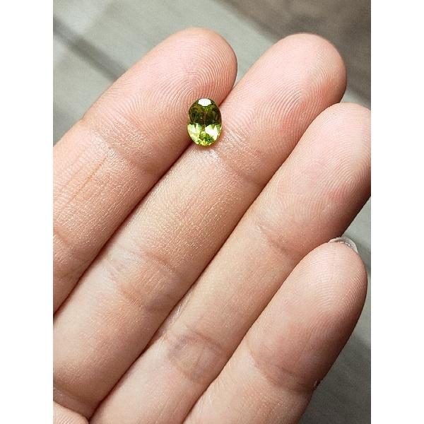 090** Đá Peridot (THIÊN NHIÊN)