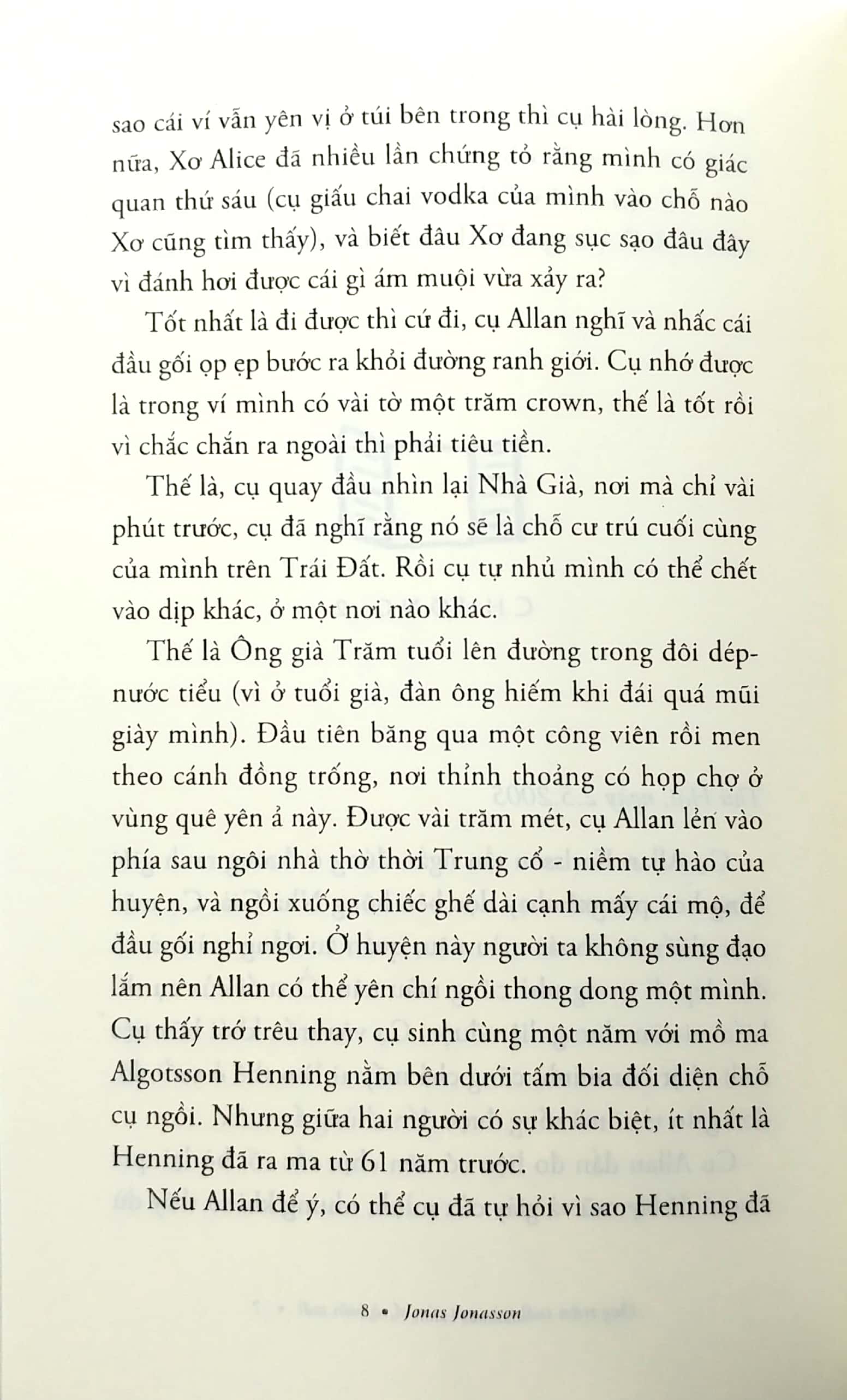 Ông Trăm Tuổi Trèo Qua Cửa Số Và Biến Mất - Trẻ