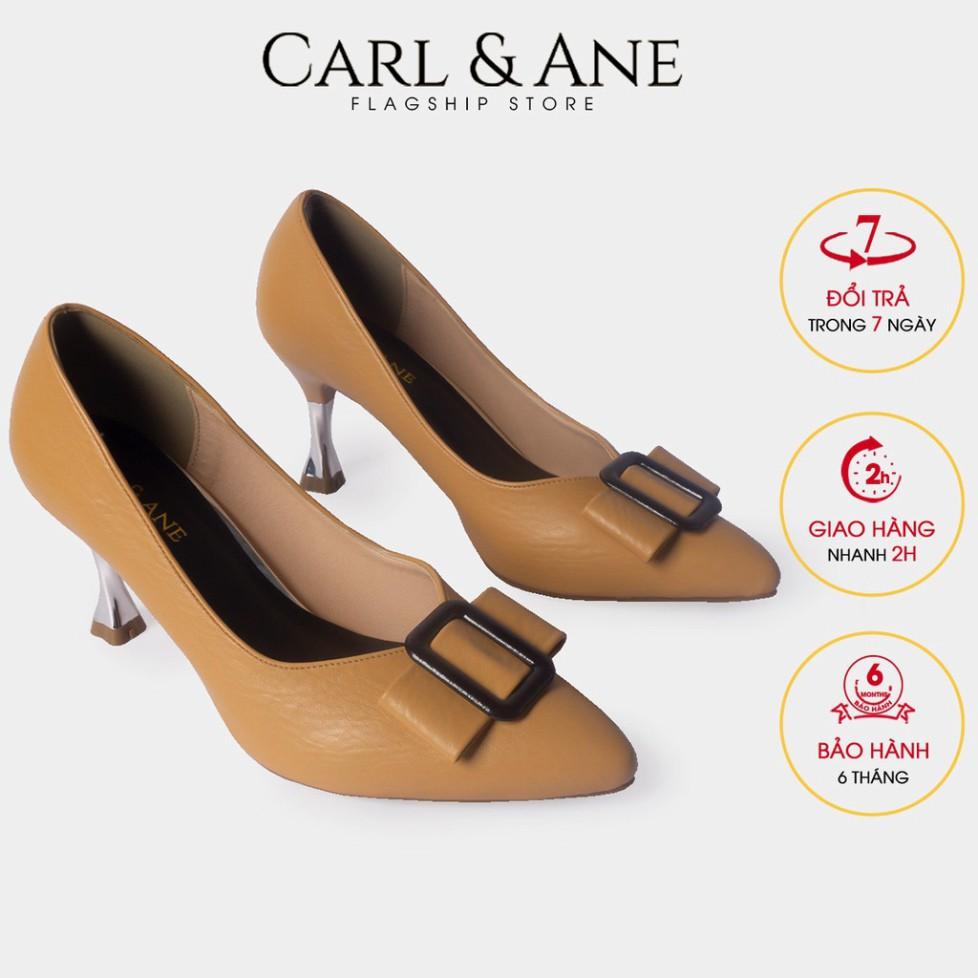 Carl &amp; Ane - Giày cao gót mũi nhọn đính khóa vuông cao 4cm màu bò _ CP008