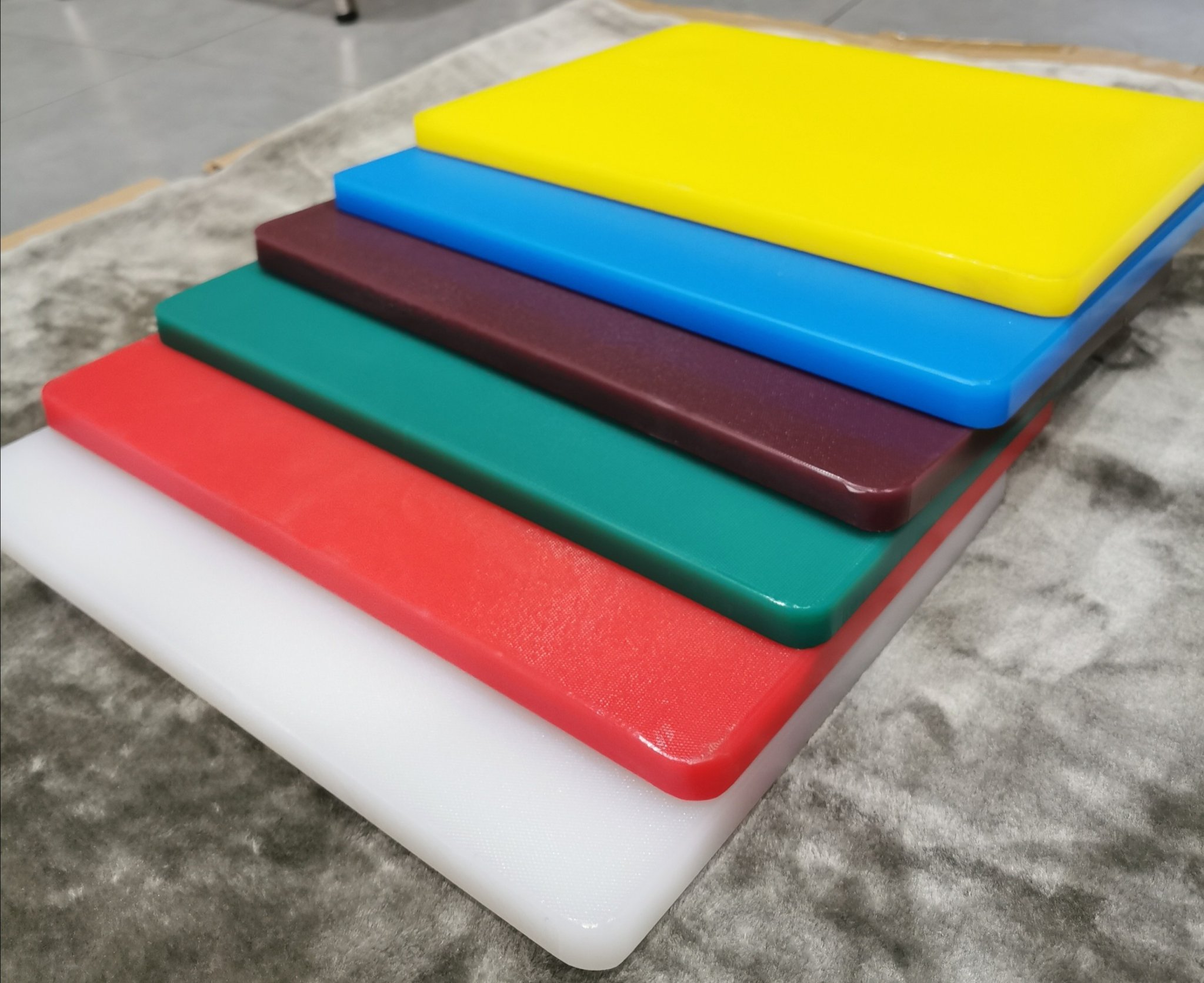THỚT NHỰA 6 MÀU CÔNG NGHIỆP 40X60X2CM