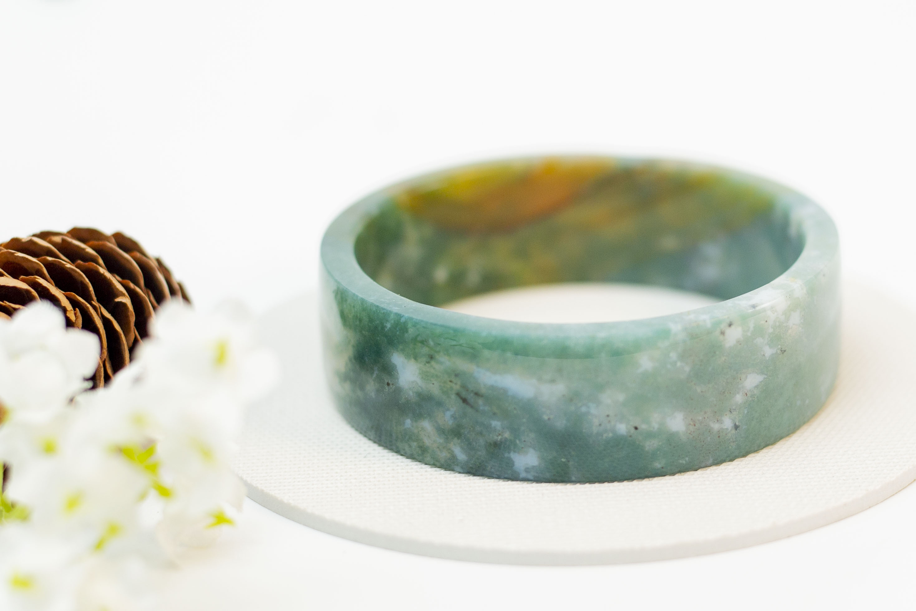 Vòng tay đá băng ngọc bảng nguyên khối bảng vuông ni 56,6mm  - Hợp mệnh: Mộc, Hỏa, Thủy hoặc Kim