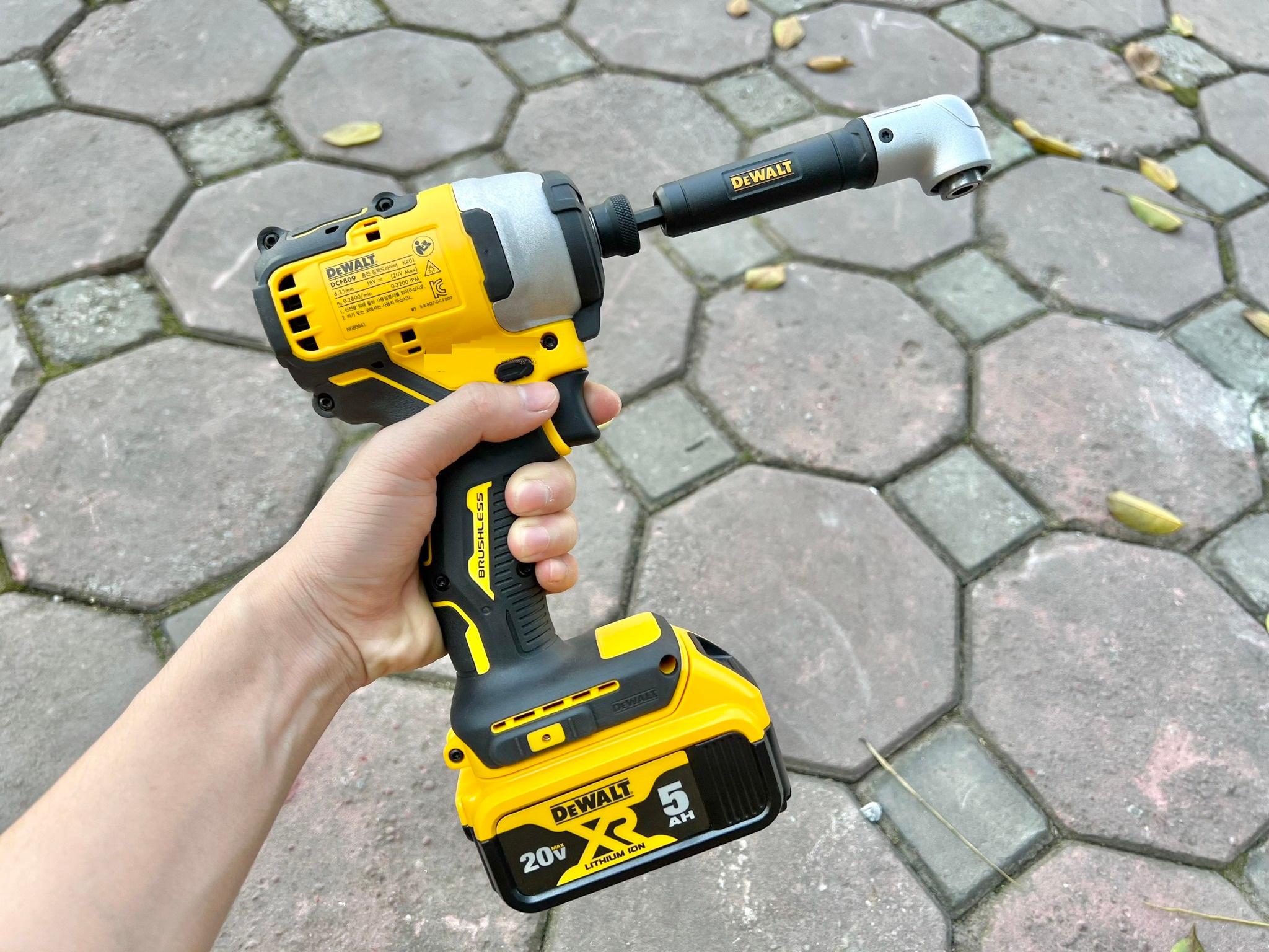 Hình ảnh ĐẦU CHUYỂN GÓC KHÔNG DÂY DEWALT DWARA120 - HÀNG CHÍNH HÃNG