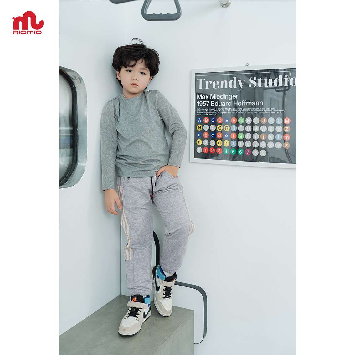 Quần nỉ da cá unisex 3 sọc Riomio 2-11 tuổi size (13-40kg) bé trai bé gái chất liệu mềm mại ấm áp đi chơi đi học - RQ320