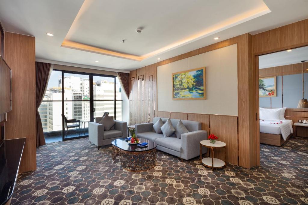 Combo 3N2D KS Virgo Hotel Nha Trang: VMB khứ hồi Hà Nội - Nha Trang + Phòng Tiêu Chuẩn + Ăn sáng