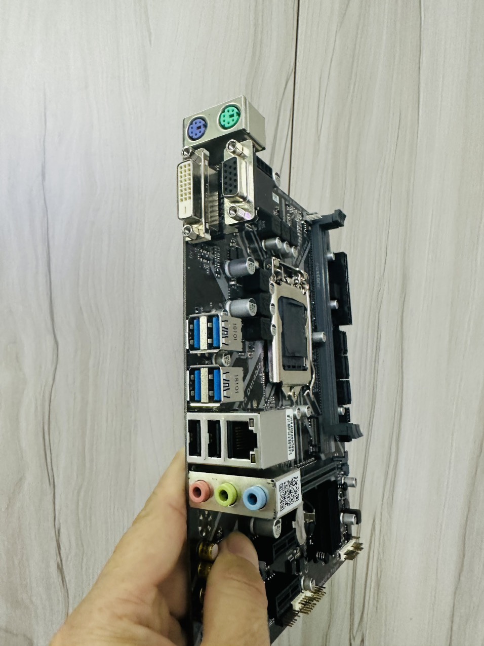 Bo Mạch Chủ (Mainboard) GIGABYTE B360M D2V (HÀNG CHÍNH HÃNG)