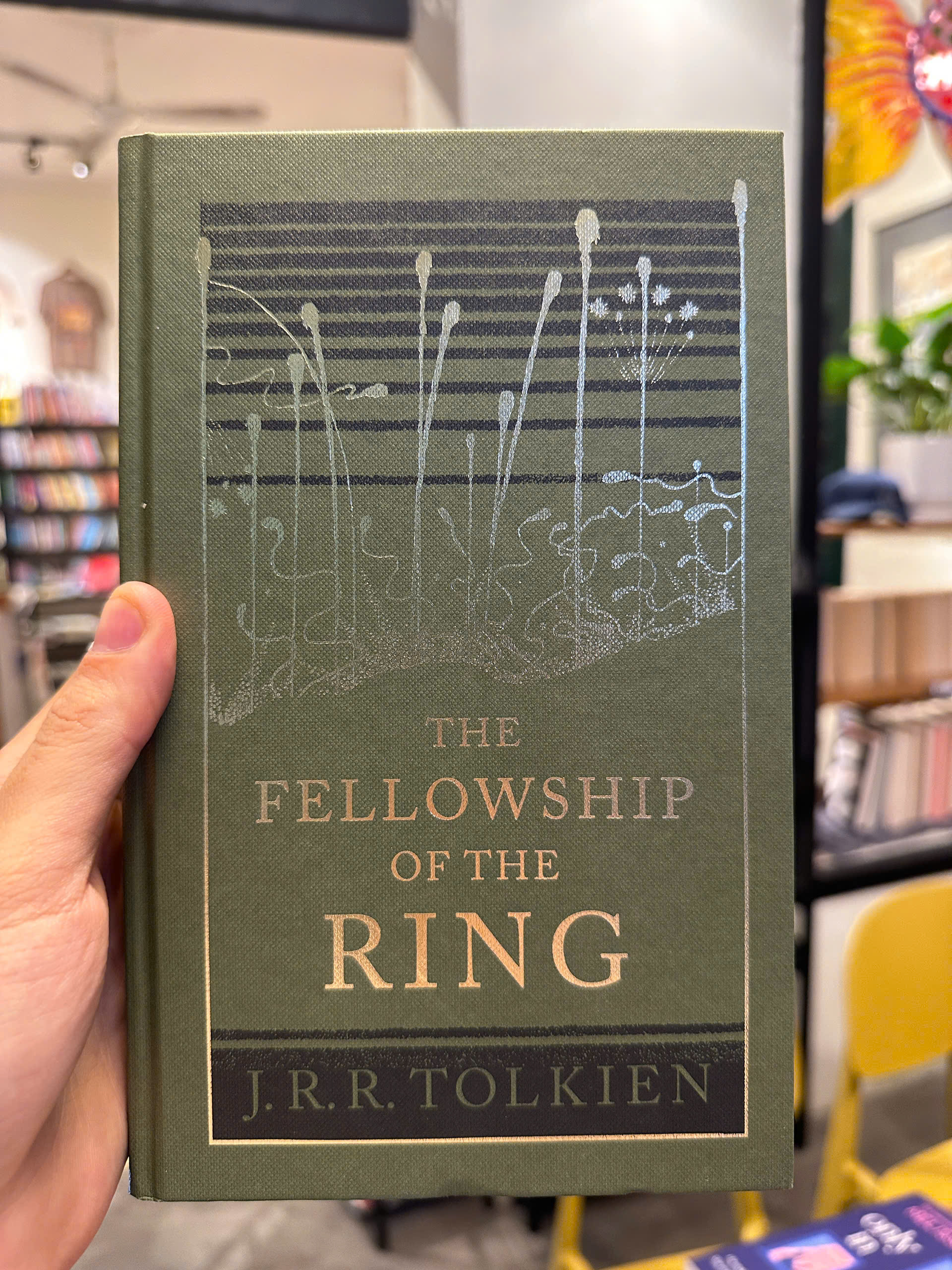 Sách - The Fellowship of the Ring (Lord of The Rings series) by J.R.R. Tolkien | Fantasy / Ngoại văn