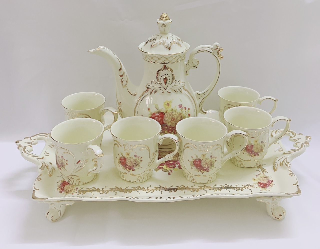 Bộ bình trà sứ phong cách hoàng gia cổ điển màu trắng ngà họa tiết hoa Mẫu Đơn
