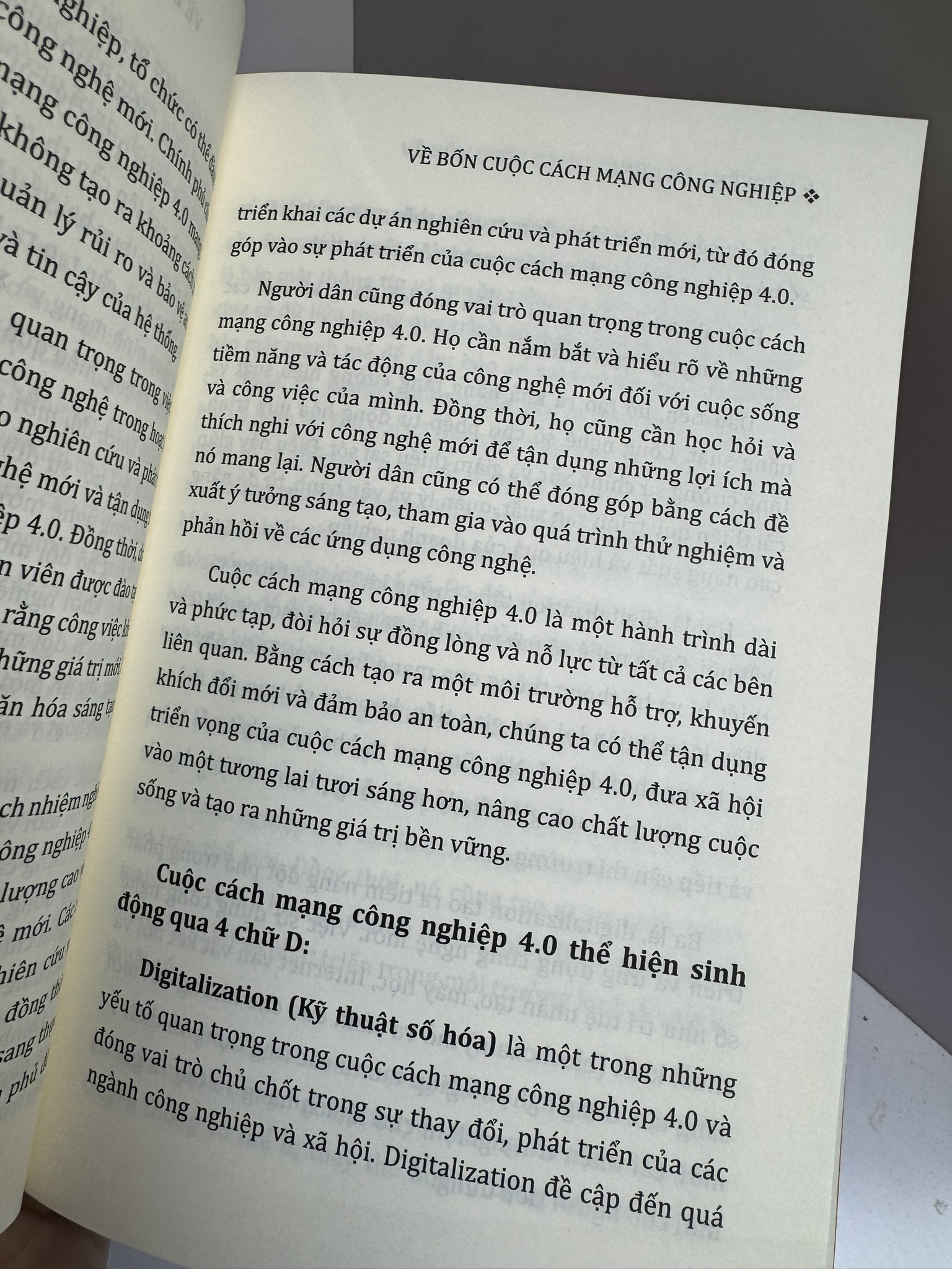 VỀ BỐN CUỘC CÁCH MẠNG CÔNG NGHIỆP – Nguyễn Lân Dũng – Hanoi Books - NXB Dân Trí