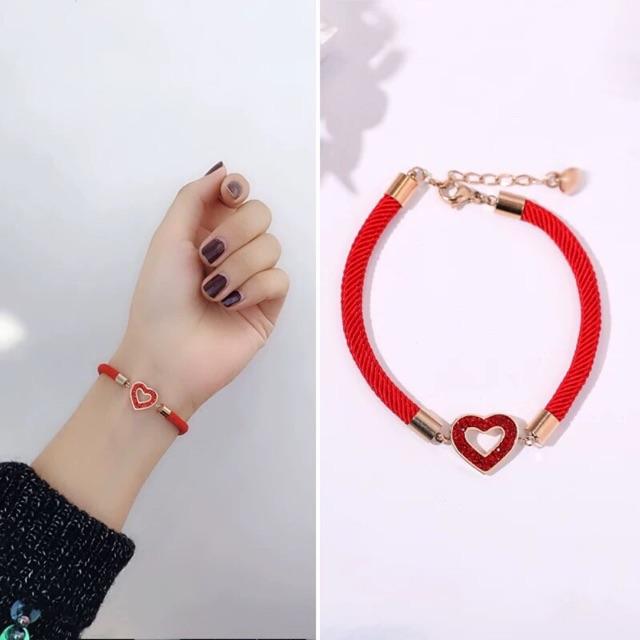 Vòng tay titan dây đỏ tim đỏ rỗng