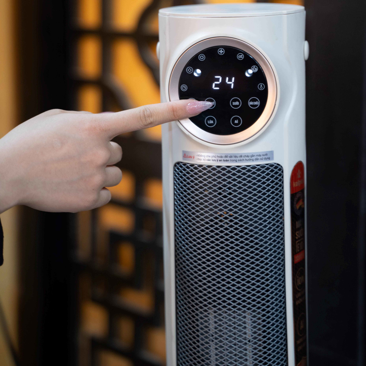 Máy sưởi gốm PTC Kalpen E10 ion diệt khuẩn 2200W kèm khiển từ xa - Hàng chính hãng