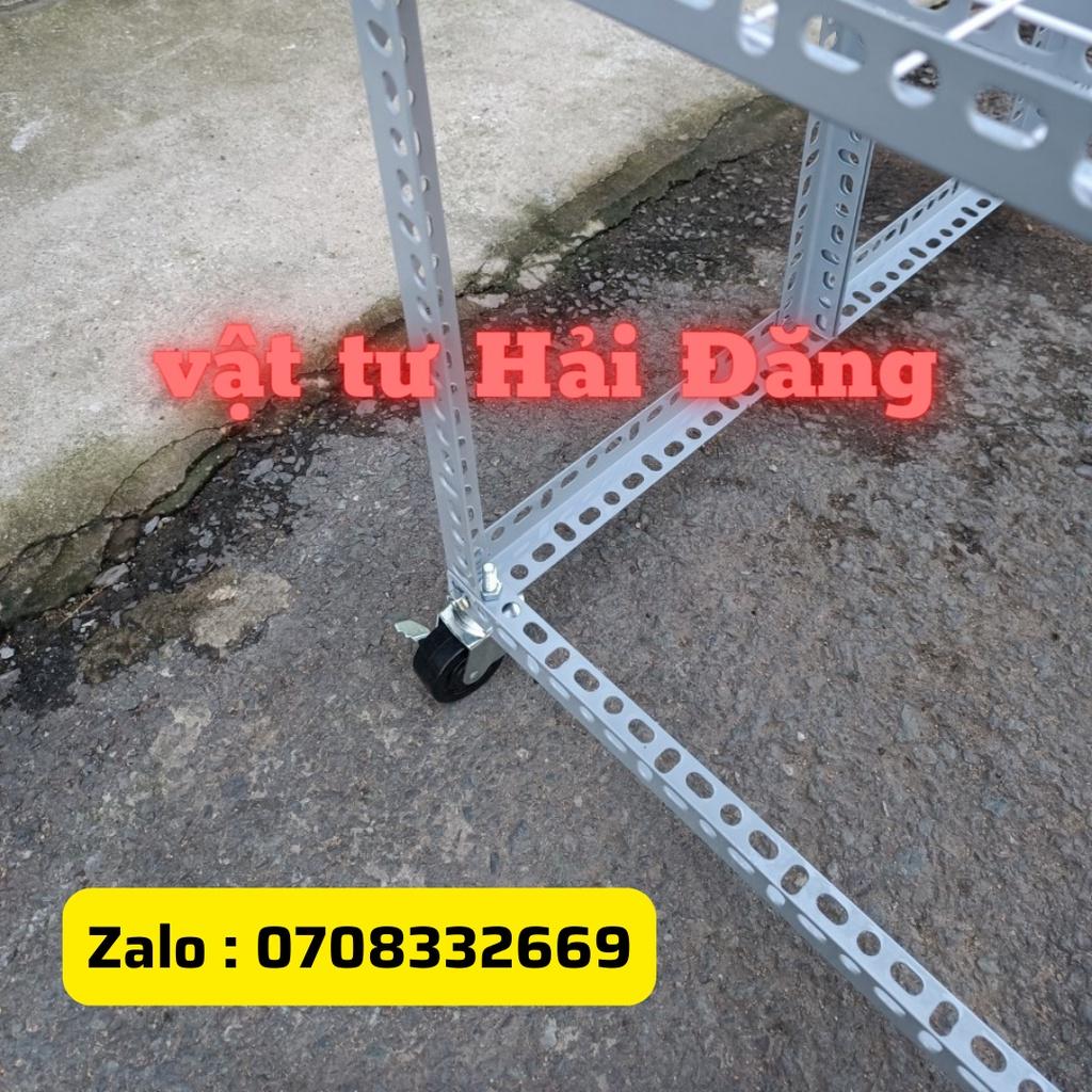 Kệ sắt bậc thang 3 tầng vỉ lưới ô vuông,giá,kệ đang năng nhiều kích thước,có bánh xe