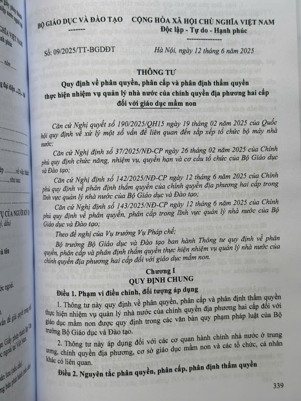Sách Hệ Thống Các Văn Bản Quy Phạm Pháp Luật Quy Định về Phân Cấp, Phân Quyền, Phân Định Thẩm Quyền Quản Lý Nhà Nước về Giáo Dục - V2645T