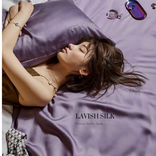 Trọn Bộ Ga Gối Lụa Kèm Chăn Sẵn Ruột + Tặng Bộ Quà Tặng Lavish Silk Cao Cấp - Tím Mix Bạc Kim