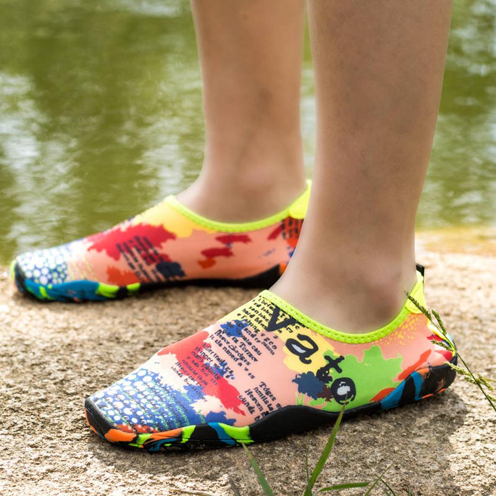 Summer Aqua Shoes Slip On Flexible Pool Beach Swim Mesh water shoes Ventilate Lightweight Quick-Dry Aqua Socks Pool Shoes For Surf Yoga Water