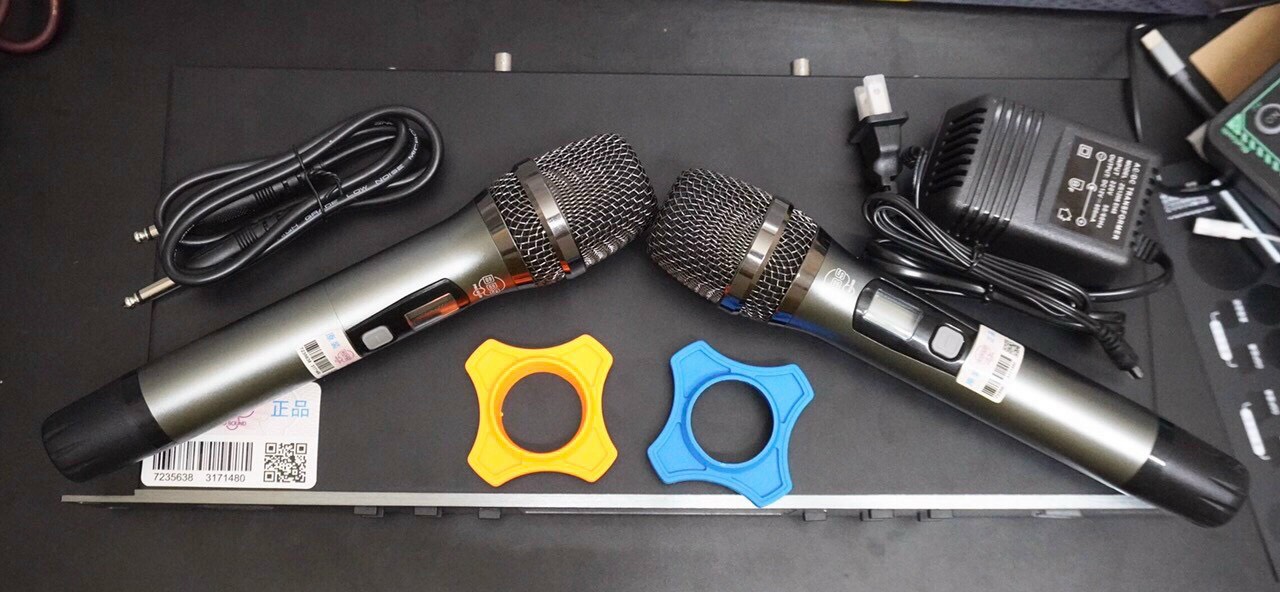 Micro không dây BBS 9000 - Mic karaoke gia đình, sân khấu - Độ nhạy cao, bắt sóng xa, chống hú rít - Thiết kế sang trọng, bắt mắt -  Dễ dàng phối ghép với các thiết bị âm thanh khác