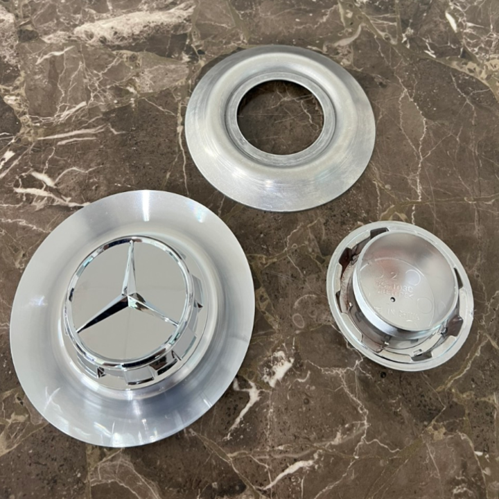 Logo chụp mâm, ốp lazang bánh xe ô tô Maybach A700 - Chất liệu: Hợp kim nhôm và nhựa ABS