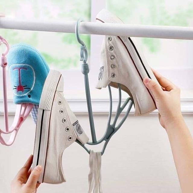 Móc phơi giày dép dạng treo kiểu mới