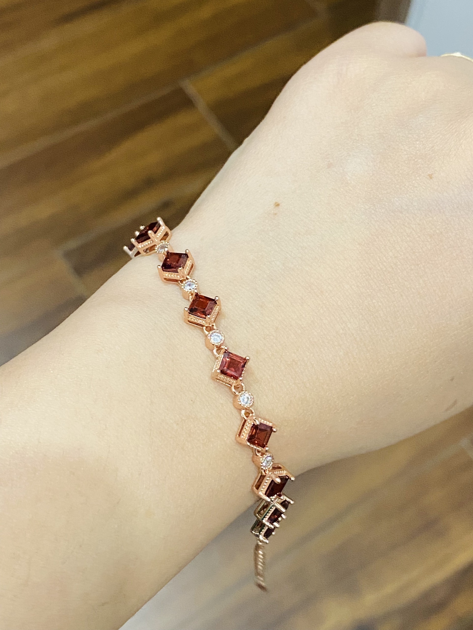 Lắc tay đính đá Garnet thiên nhiên (LB0173) - MOON Jewelry