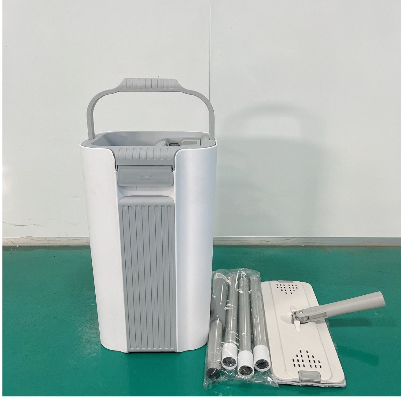 Bộ sản phẩm Cây lau nhà tự động vắt xoay 360 độ công nghệ Bento đa năng lau được: sàn, trần, vách kính, tường, kính ô tô