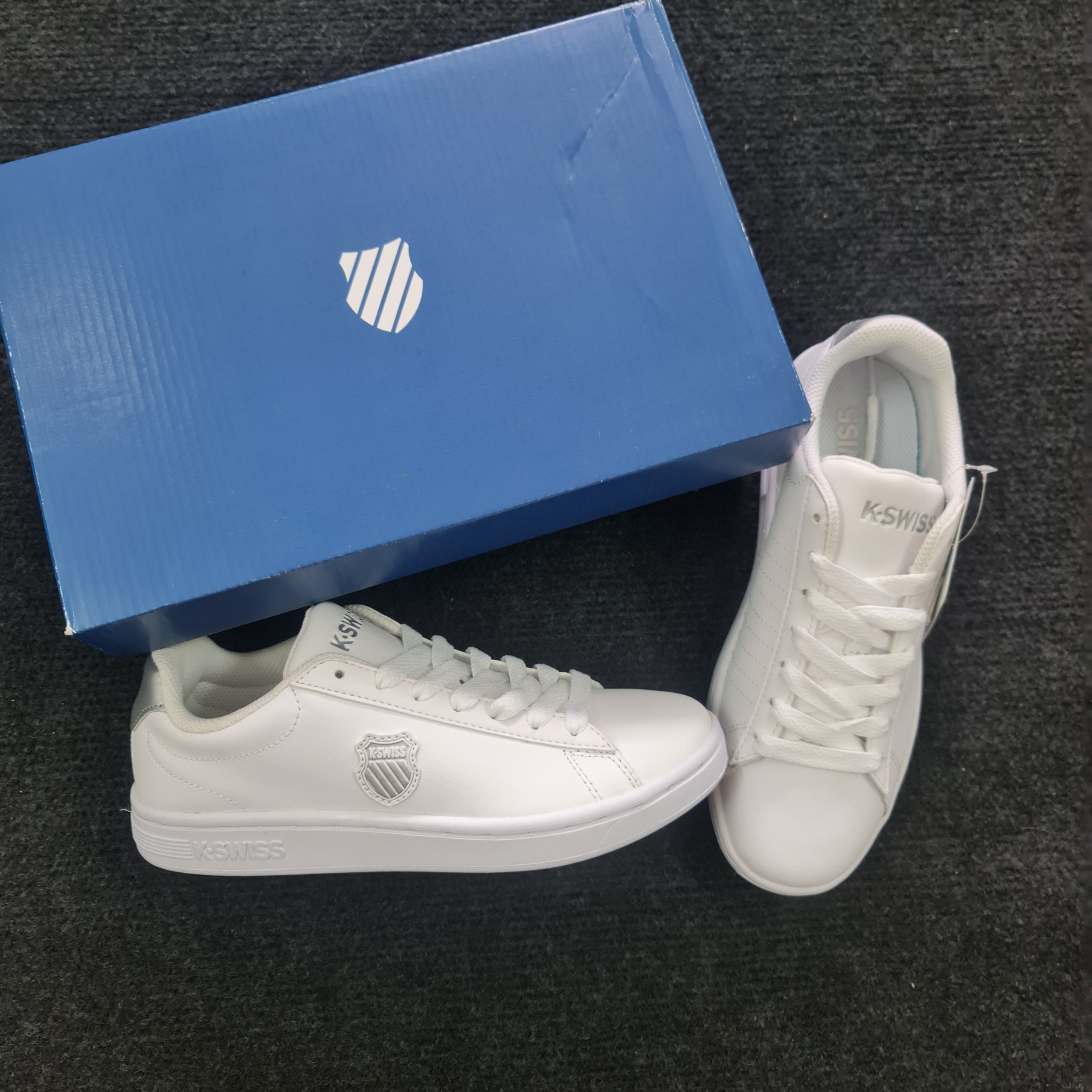 [ Store ] Giày Kswiss nữ cổ thấp da thuộc màu trắng ngọc