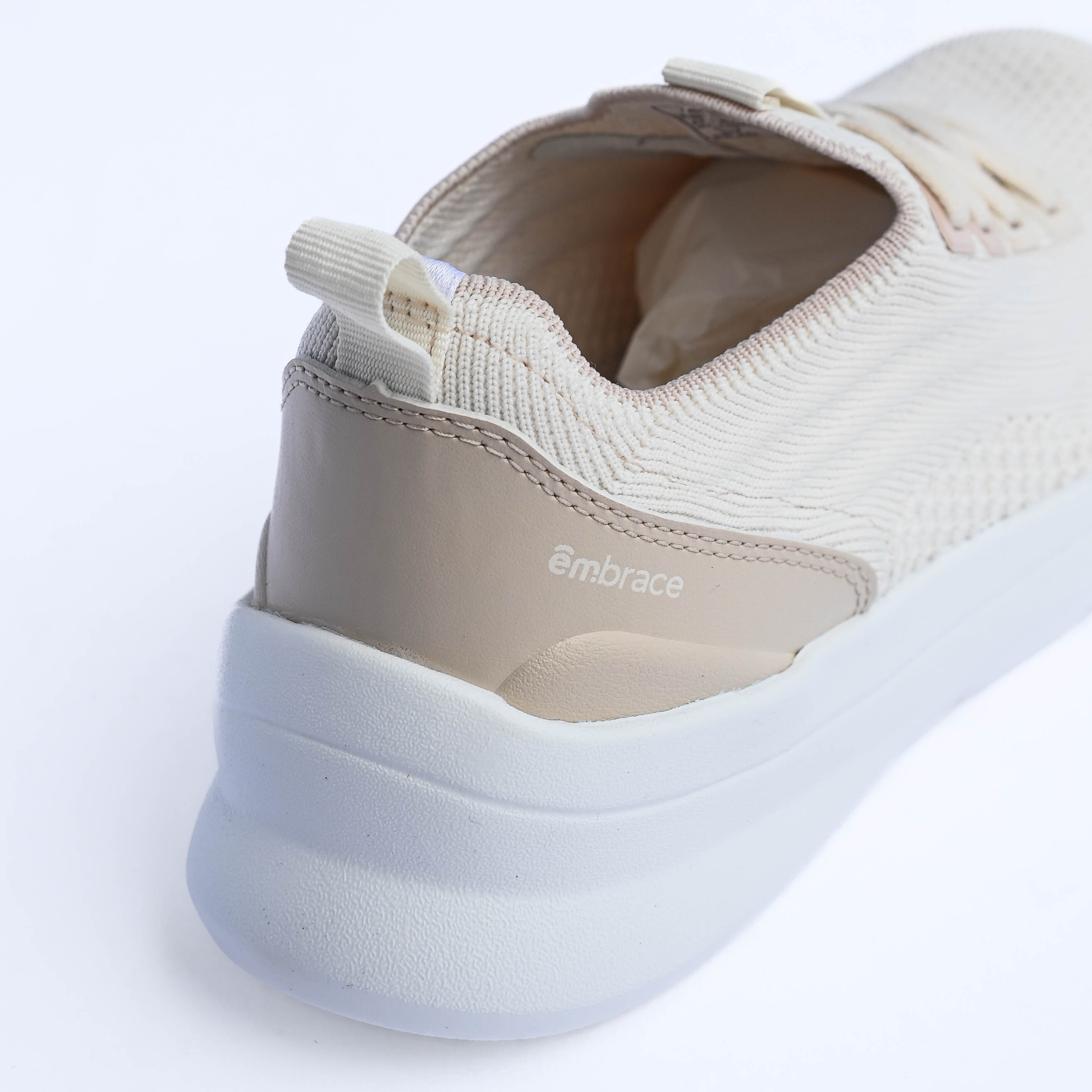 Giày thể thao Bitis Embrace nữ (36-40) 579k