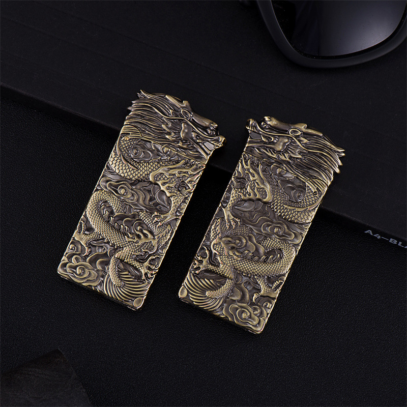 Bật Lửa Xăng Đá Hình Đầu Rồng – Xài Xăng