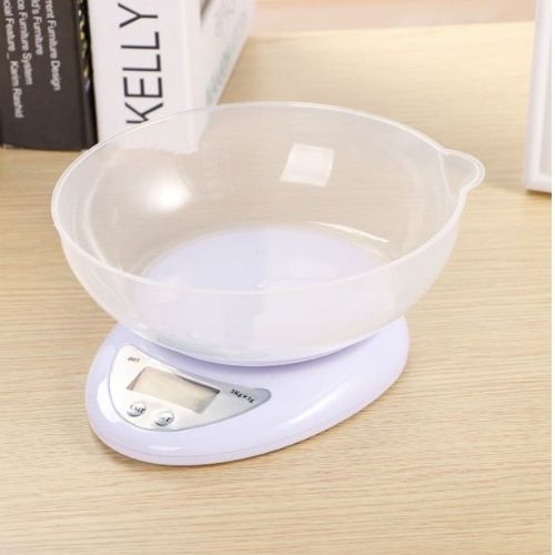Cân điện tử mini nhà bếp 5kg CÓ Khay đựng Tặng Kèm Pin. Cân chia thực phẩm nhà bếp tiện lợi, làm bánh cân điện tử sẽ cân được trọng lượng của các nhiên liệu.