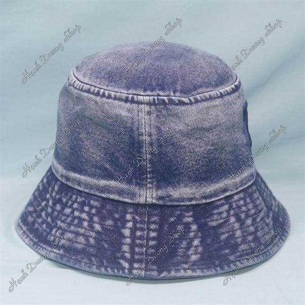 Nón tai bèo jean vành rộng 6,5cm vải jean loang hàng quảng châu thêu chữ T có dây rút phía trong, hàng 1 lớp vòng đầu 58-59cm - Xanh đậm