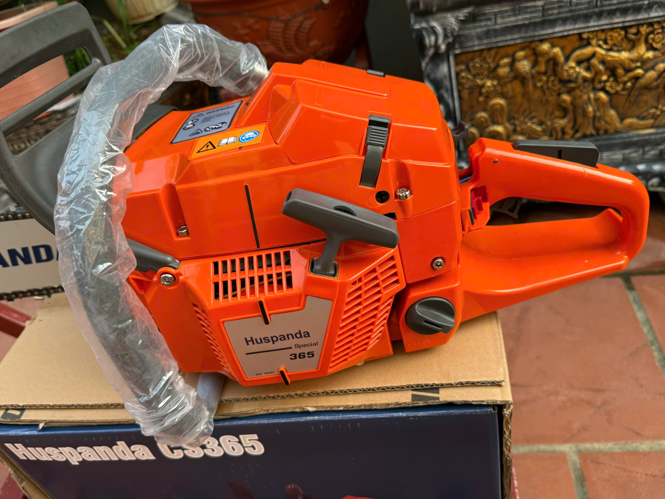 Máy cưa xích HUSPANDA 365 lam đúc latinh 60cm kèm phụ kiện tặng dũa - bảo hành 12 tháng