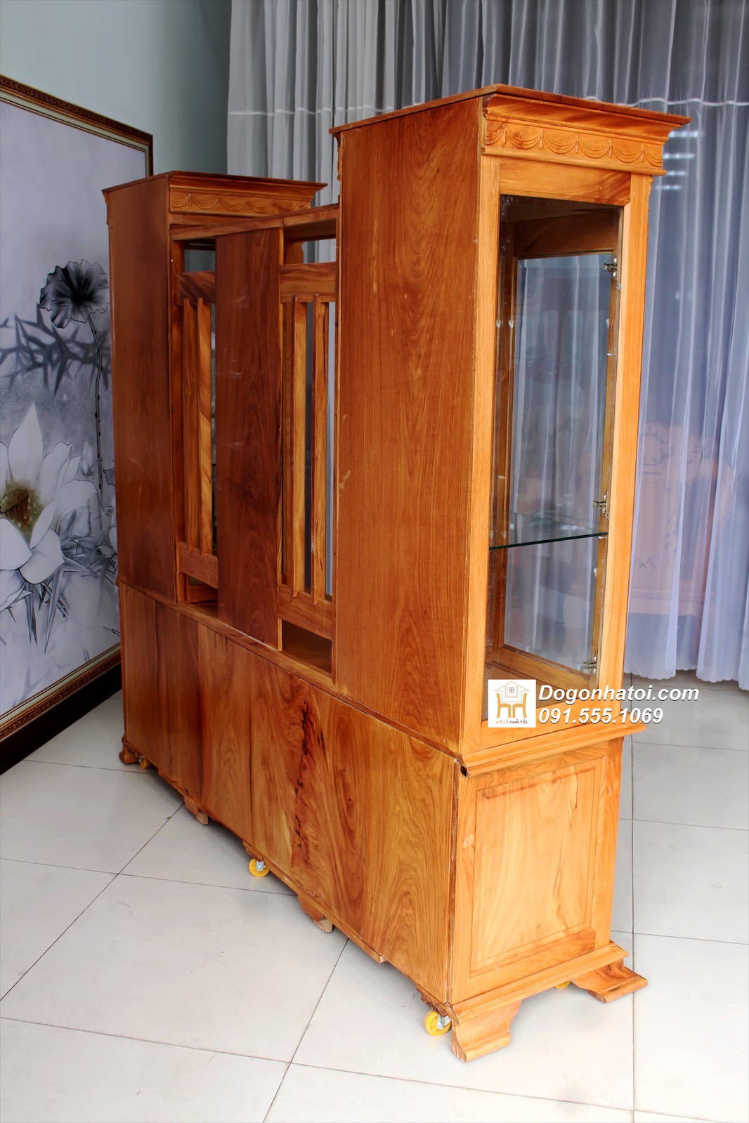 Mẫu Tủ Kệ Tivi Có Kính Ngăn Phòng Gỗ Gõ Đỏ - TR633