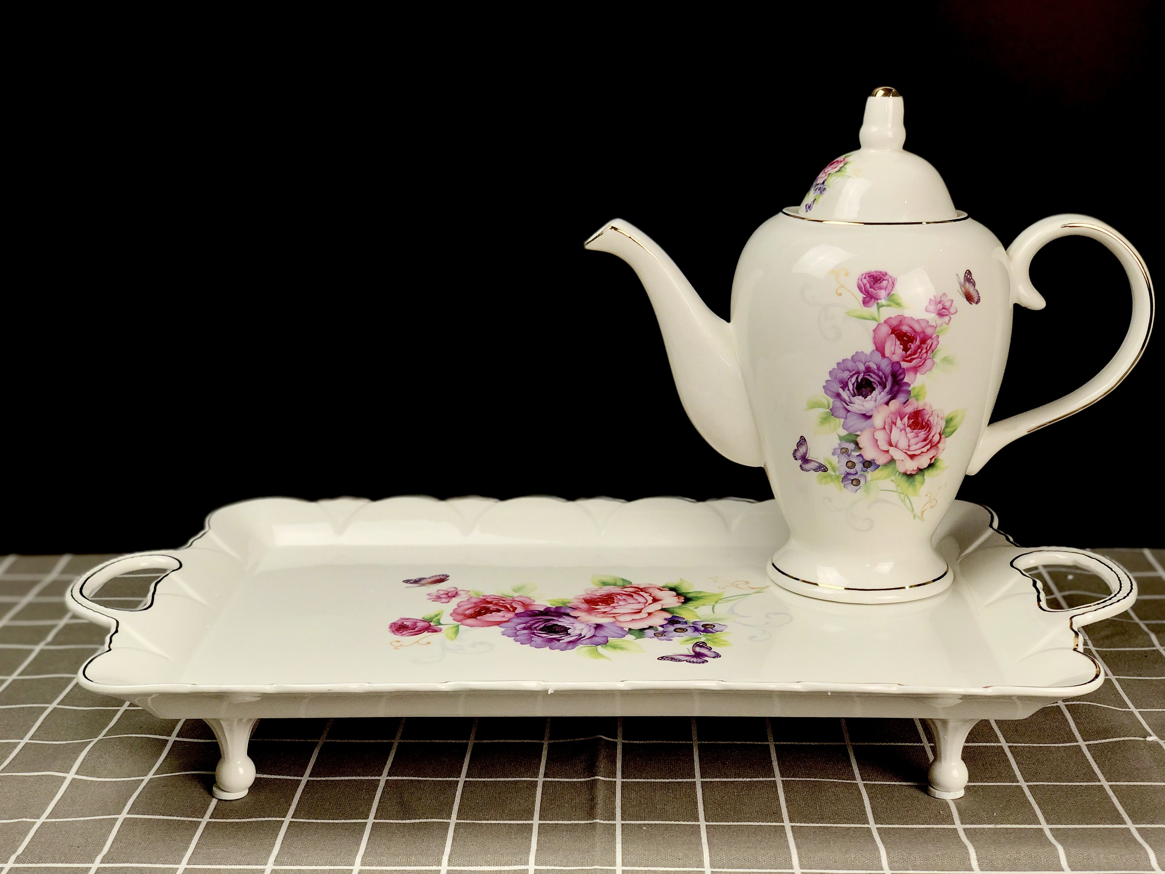 Bộ cốc chén sứ xương cao cấp - Bộ tách trà với họa tiết hoa hồng sống động viền vàng 24k mới nhất 2021