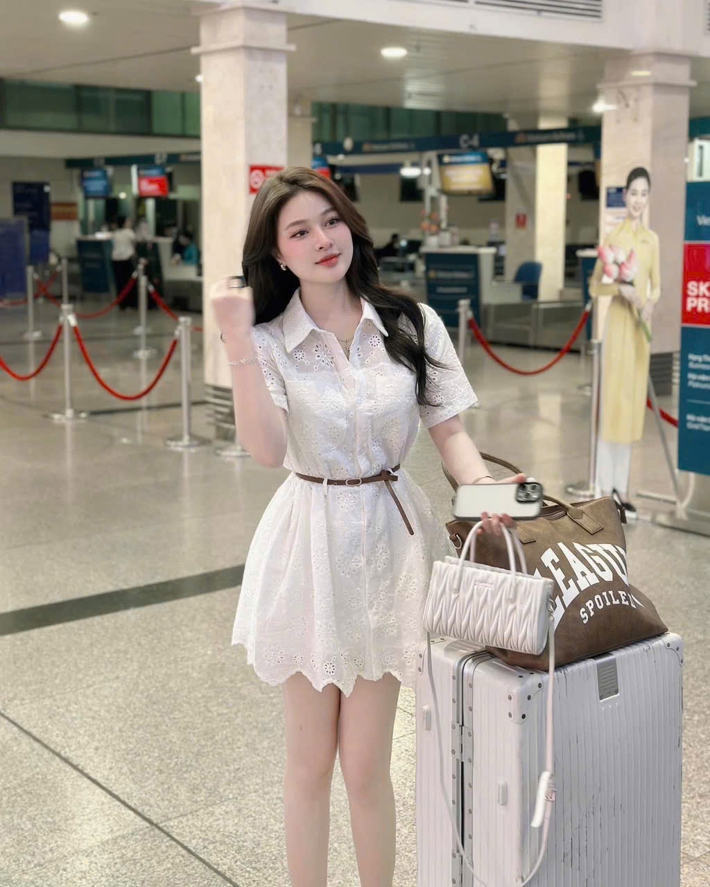 váy sơ mi dáng suông - Váy ren hoa cổ sơ mi kèm đai