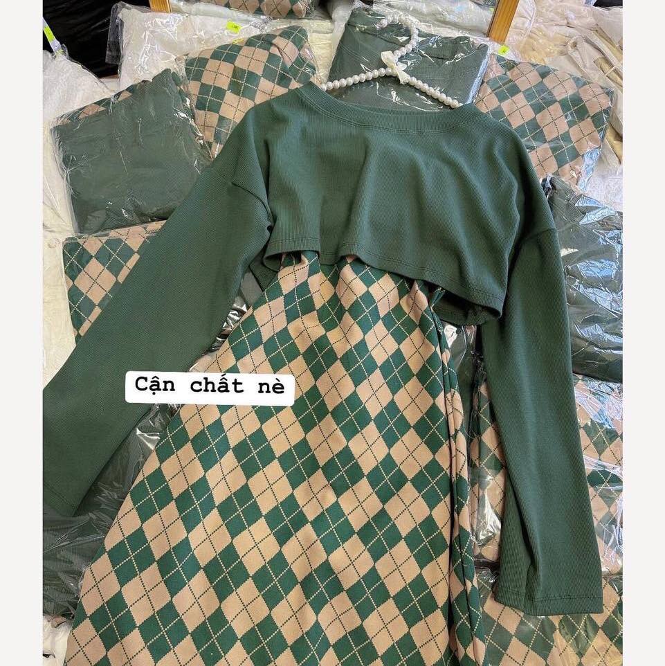 SET ĐẦM SUÔNG DÀI TRƠN DÂY SÁT NÁCH + ÁO CROPTOP RỘNG TRƠN XANH LÁ TAY DÀI DẠO PHỐ DỰ TIỆC GIÁNG SINH NOEL