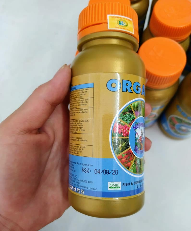 Phân bón lá hữu cơ NEPTUNE'S HARVEST FISH & SEAWEED FERTILIZER 2-4-0,5 - Chai 200ml