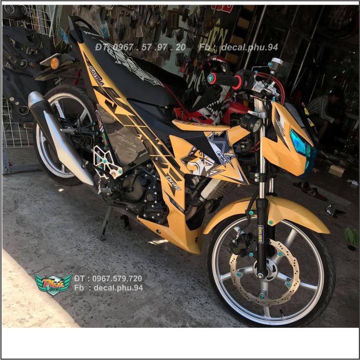 Tem Satria Kingđrang vàng đen