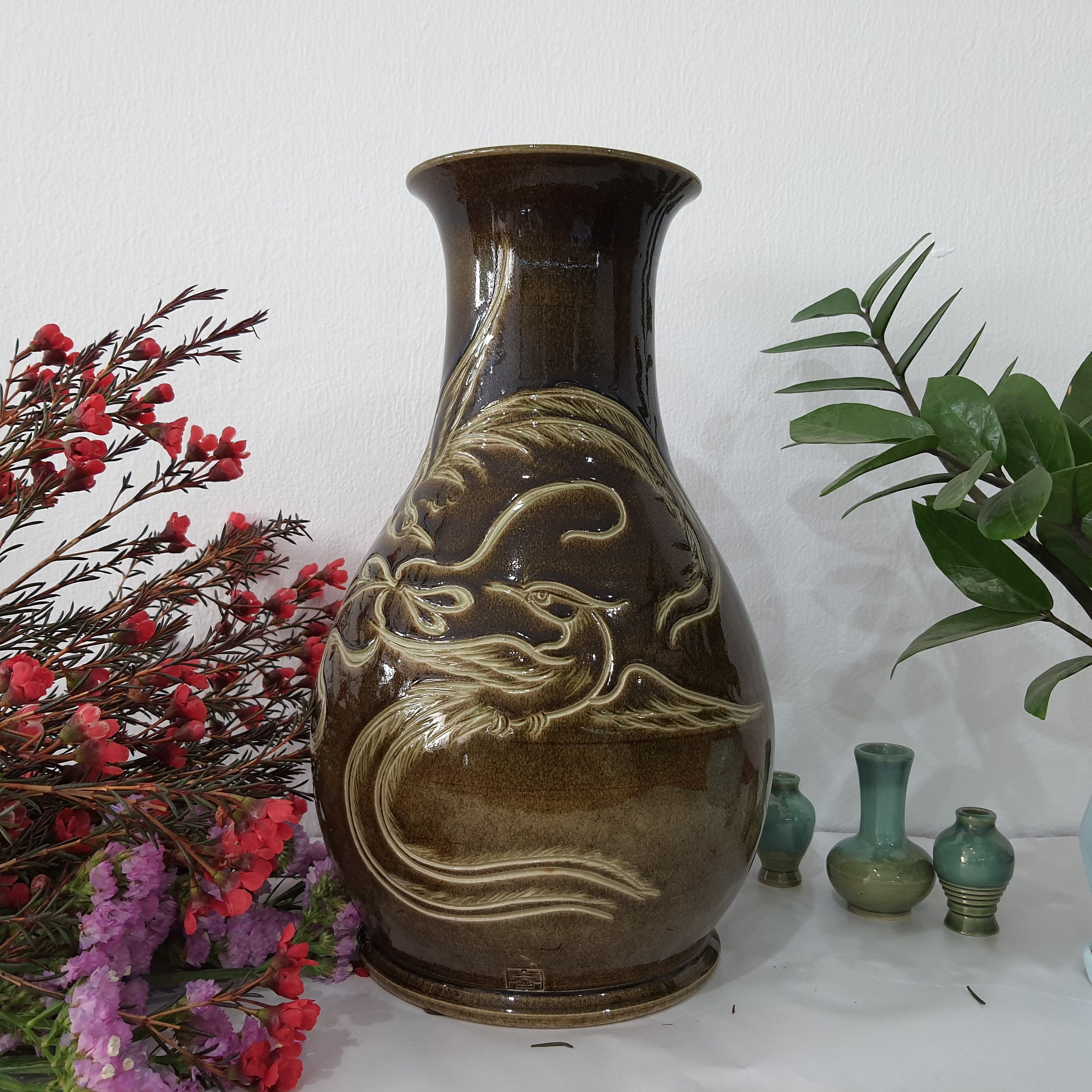 Bình hoa vuốt tay thủ công mầu nâu H35
