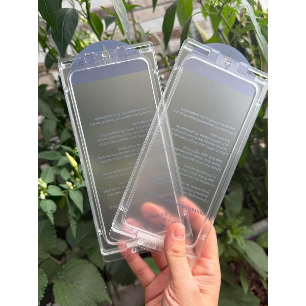 Kính Cường Lực GOR iPhone 17 Pro Max có KHUNG TỰ DÁN trong suốt (hộp 2 miếng)