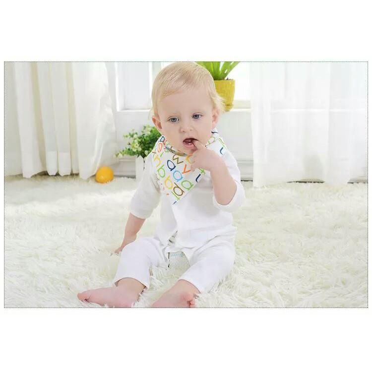 SET 5 CÁI YẾM TAM GIÁC 100% Cotton CHO BÉ Hàng Loại 1 02 Cúc Bấm Tiện Lợi