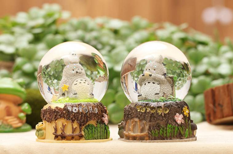 Quả cầu tuyết Totoro hoa lá dễ thương - Giao hình ngẫu nhiên