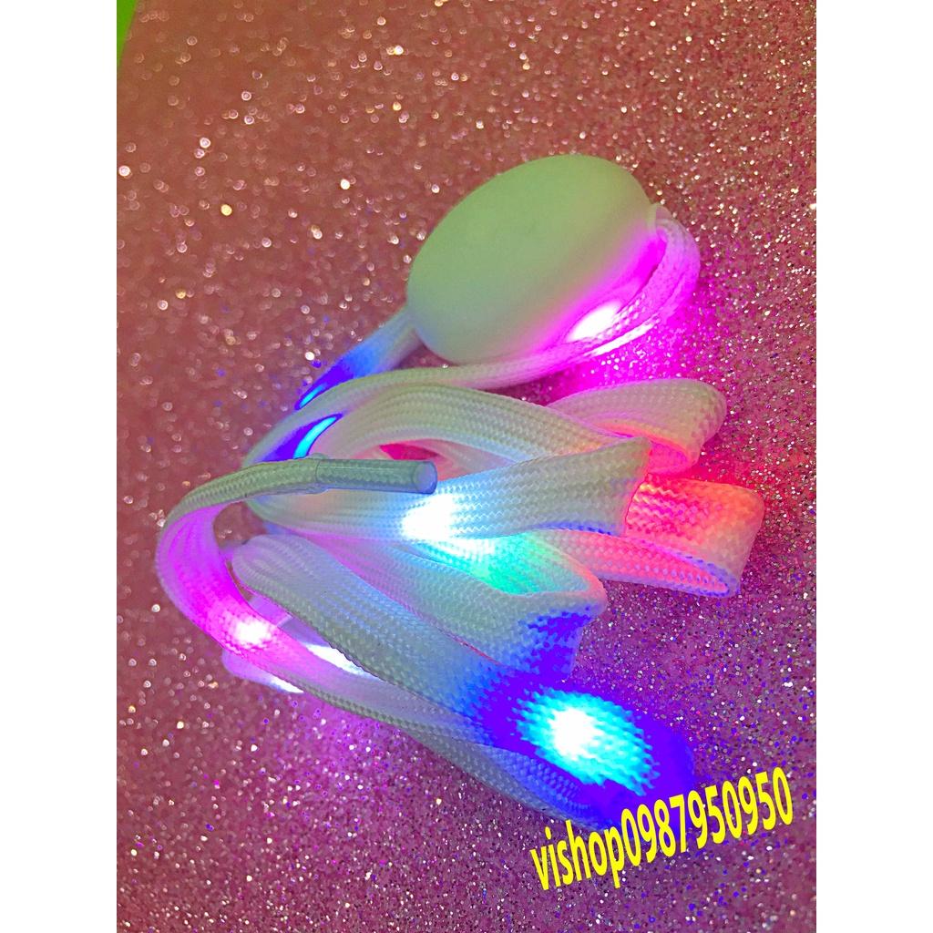 Dây giày vải gắn đèn led phát sáng cao cấp dùng pin 1m (Cả nam và nữ)-Dây giày đèn LED phát sáng